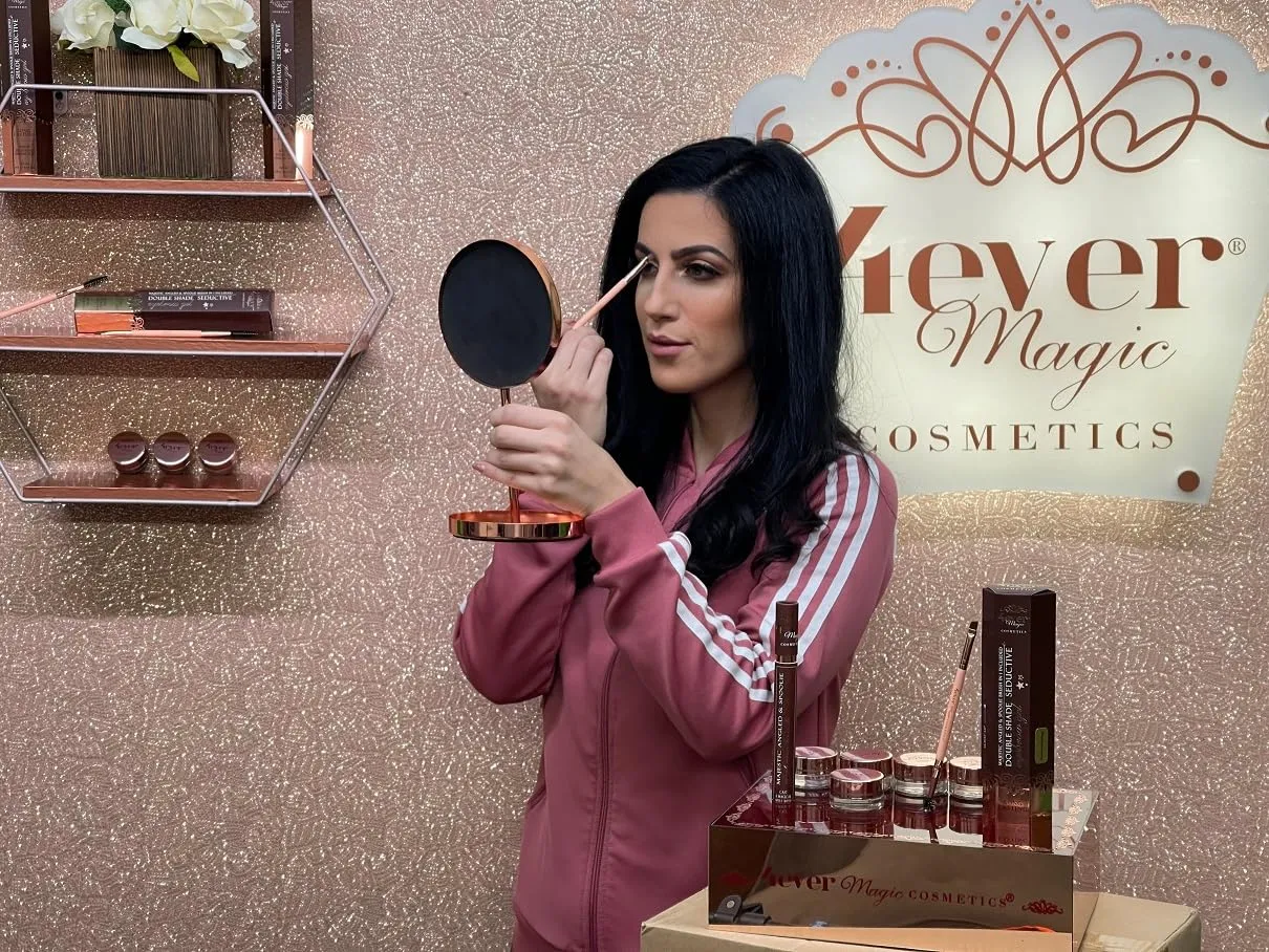 4ever Magic Cometics Double Shade Seductive Eyebrow Gel (0.14oz) - Cruelty Free & Vegan - Smudge Free - Enriched with Castor Oil - Long Lasting - Water Resistant - Made in USA (Magic Dazzle Brown)